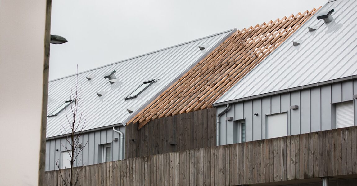 Amenatys, en collaboration avec la commune de Milizac-Guipronvel, célèbre l'inauguration du programme de renouvellement urbain, baptisé « Le Verger ». Le Verger va au-delà d'un simple projet immobilier. Il incarne l'essence du développement durable dans le renouvellement urbain. Composé de 4 bâtiments reliés par un aménagement extérieur arboré, le projet intègre une dynamique pratique du bien vivre ensemble, avec des locaux tertiaires, des espaces de santé et des logements, comprenant 14 appartements en accession à la propriété et 4 logements sociaux en partenariat avec Finistère Habitat.