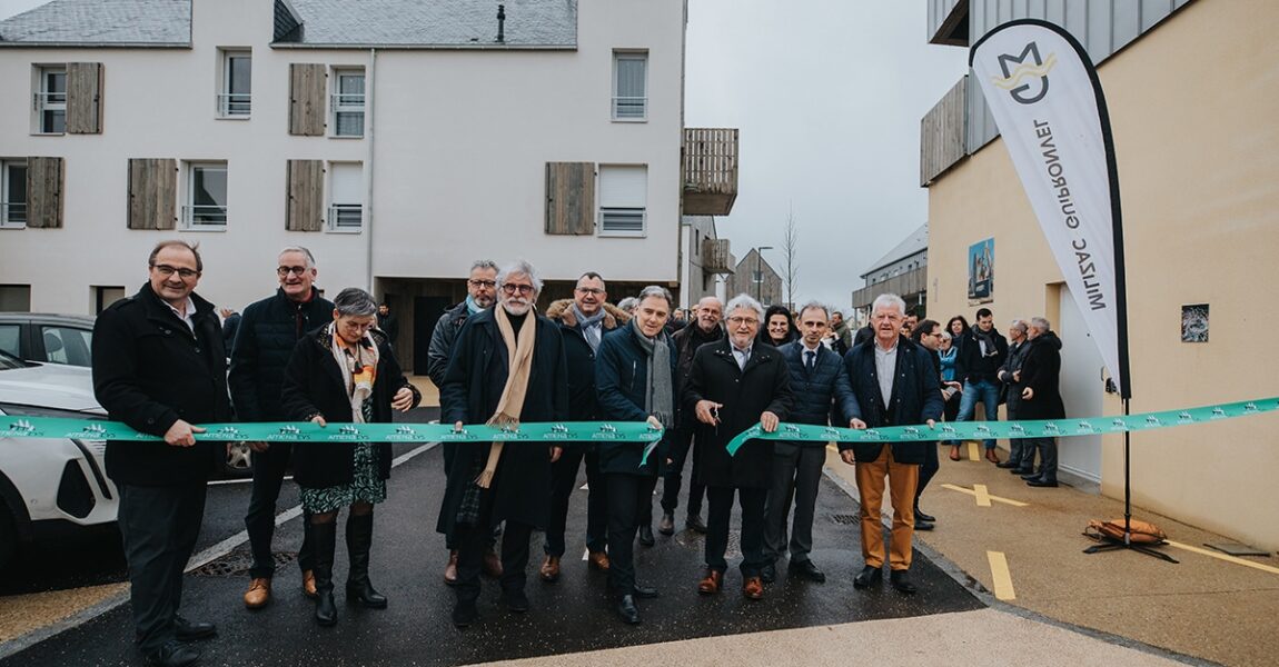 Amenatys, en collaboration avec la commune de Milizac-Guipronvel, célèbre l'inauguration du programme de renouvellement urbain, baptisé « Le Verger ». Le Verger va au-delà d'un simple projet immobilier. Il incarne l'essence du développement durable dans le renouvellement urbain. Composé de 4 bâtiments reliés par un aménagement extérieur arboré, le projet intègre une dynamique pratique du bien vivre ensemble, avec des locaux tertiaires, des espaces de santé et des logements, comprenant 14 appartements en accession à la propriété et 4 logements sociaux en partenariat avec Finistère Habitat.