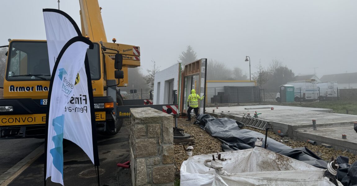 Finistère Habitat, le Conseil départemental du Finistère et la commune de Plouhinec lancent le chantier de 4 nouveaux logements, dans le lotissement René Quillivic.